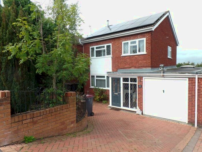 3 Bedroom Link Detached House To Rent In Richmond Avenue, Trench, Telford, TF2