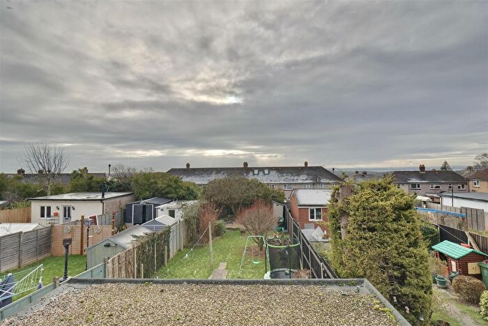 2 Bedroom Terraced House For Sale In Norwich Road, Portsmouth, PO6