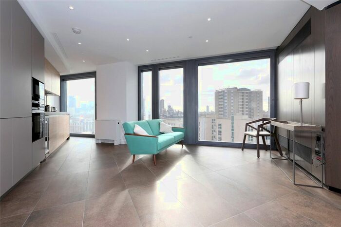 1 Bedroom Flat To Rent In Chronicle Tower, B City Road, Islington, London, EC1V