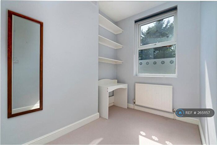 2 Bedroom Flat To Rent In Ambler Road, London, N4