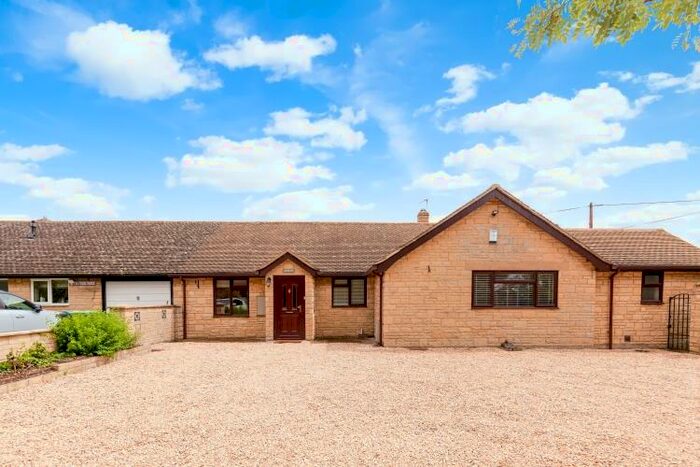 4 Bedroom Detached Bungalow To Rent In Weald, Bampton, OX18
