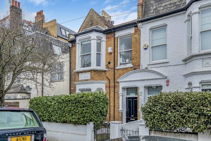 2 Bedroom Flat To Rent In Wardo Avenue, London, SW6