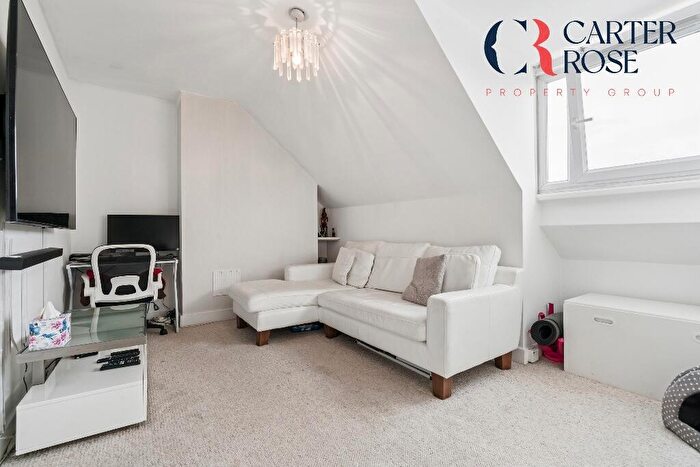 1 Bedroom Flat For Sale In Bensham Manor Road, Croydon, London, CR7