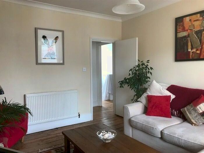 2 Bedroom Flat To Rent In Norwood Road, London, SE24