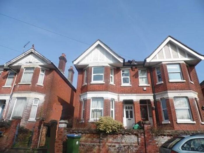 5 Bedroom Detached House To Rent In Highfield Crescent, Southampton, SO17