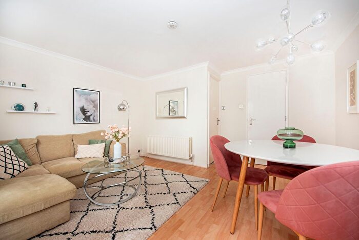 1 Bedroom Flat For Sale In Kingsworthy Close, Kingston Upon Thames, KT1