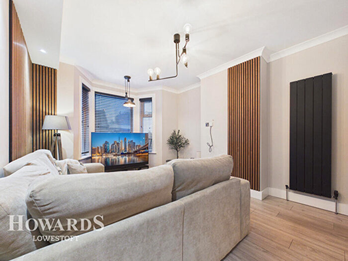 3 Bedroom Terraced House For Sale In Bridge Road, Oulton Broad, NR32