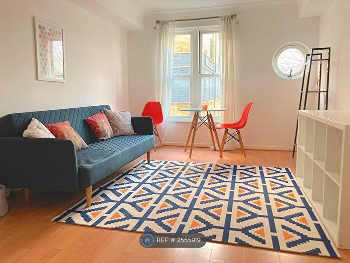 1 Bedroom Flat To Rent In Leabank Square, London, E9