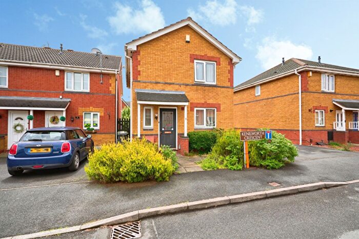 3 Bedroom Detached House For Sale In Kenilworth Crescent, Walsall, WS2