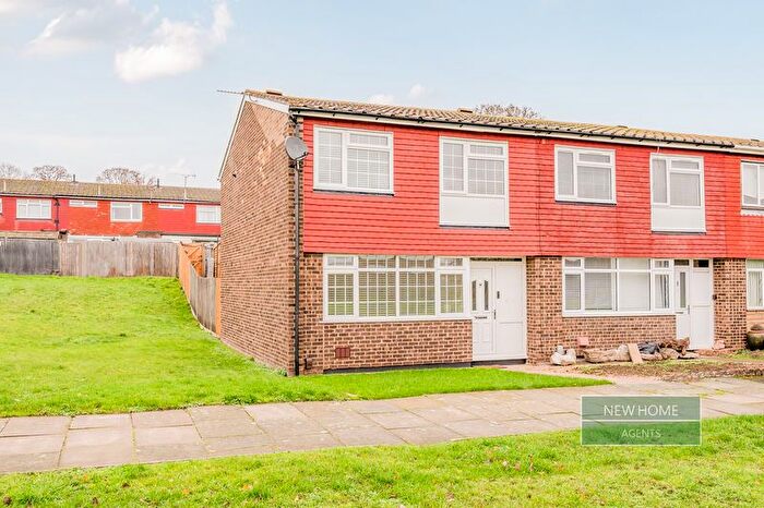 3 Bedroom End Terrace House For Sale In Mount Pleasant Walk, Bexley, Kent, DA5