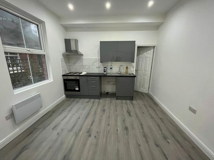 1 Bedroom Flat To Rent In Sandown Road, Leicester, LE2