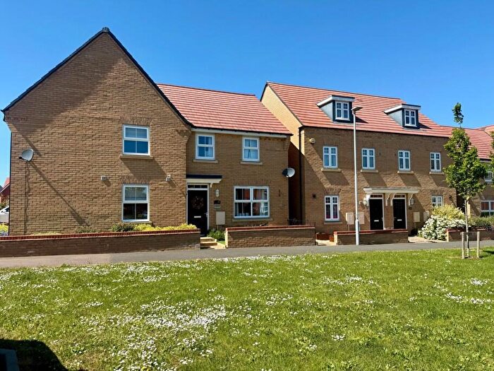 3 Bedroom Semi Detached House To Rent In Fitz Hugh Crescent, Eagles Farm, MK17