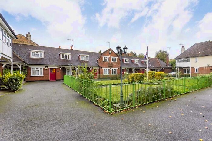 2 Bedroom Property To Rent In Wattisfield Road, London, E5