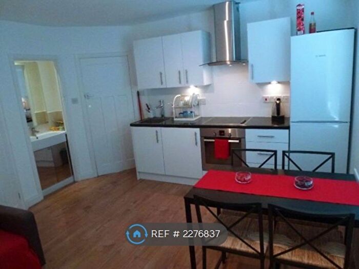 2 Bedroom Flat To Rent In Cavendish Roan, London, N18