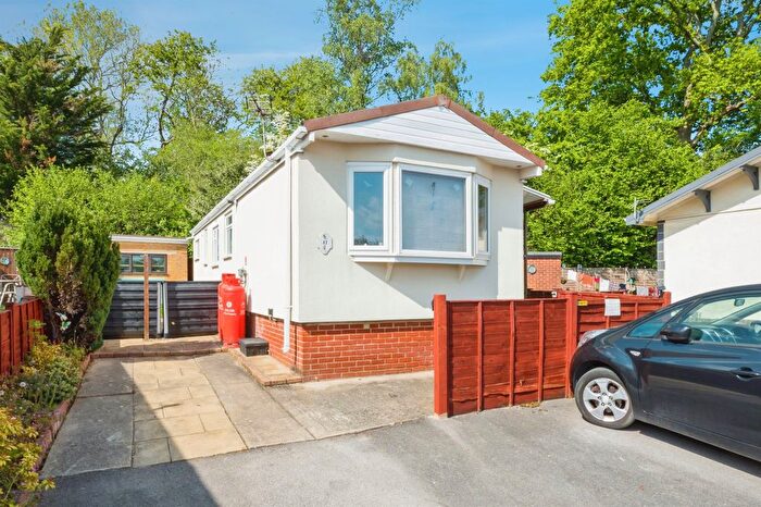 2 Bedroom Mobile/park Home For Sale In Glen Mobile Home Park, Colden Common, Winchester, SO21