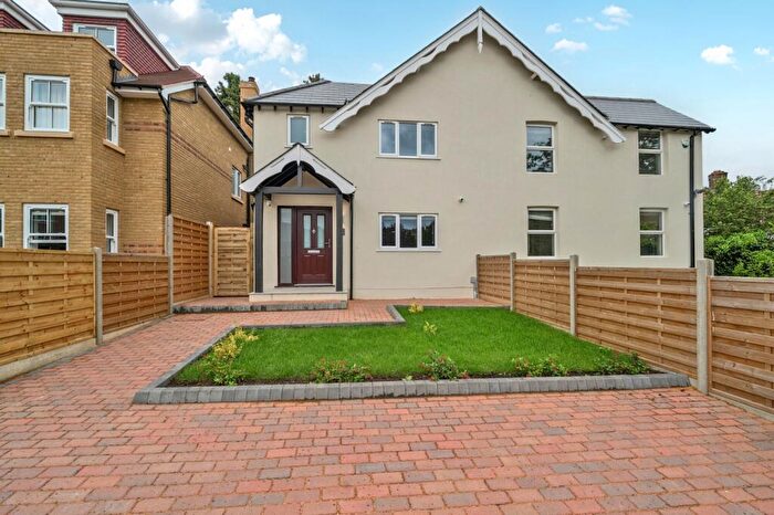 3 Bedroom Semi-Detached House To Rent In Station Approach Chelsfield, BR6