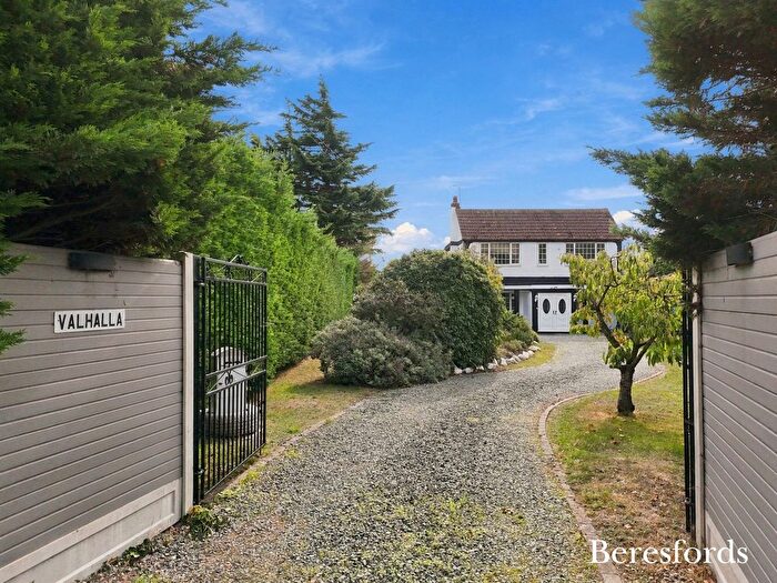 3 Bedroom Detached House For Sale In Stanford Road, Orsett, RM16