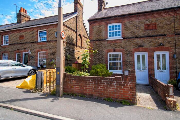2 Bedroom End Of Terrace House To Rent In Mount Road, Braintree, CM7