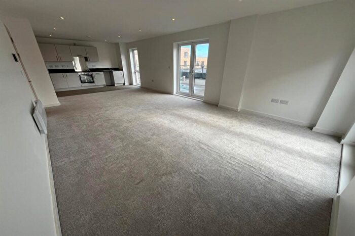 3 Bedroom Apartment To Rent In Bedroom Apartment Three-Bedroom Apartment In Manchester, M5