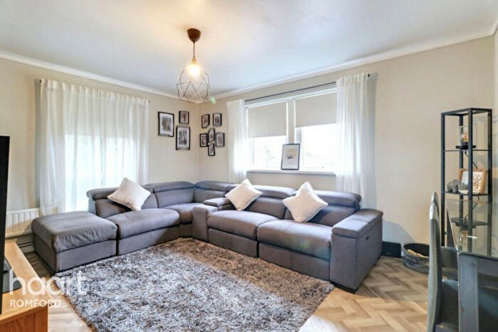 2 Bedroom Flat For Sale In Prospect Place, Romford, RM5