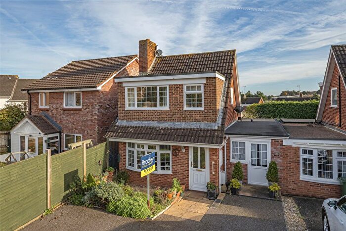 4 Bedroom Link Detached House For Sale In Primrose Way, Crediton, Devon, EX17