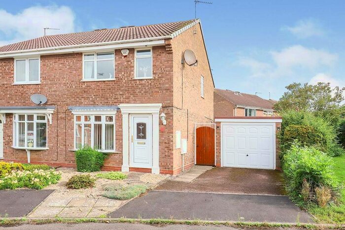 3 Bedroom Semi-Detached House To Rent In Hudson Grove, Wolverhampton, West Midlands, WV6