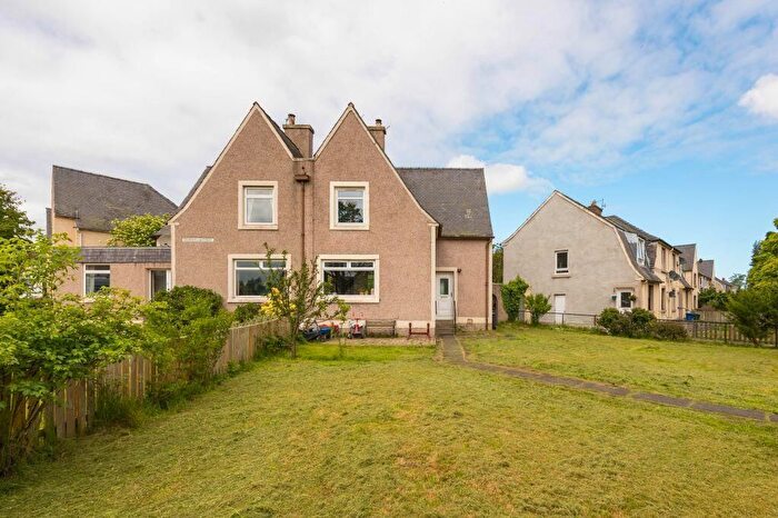 4 Bedroom Semi-Detached House To Rent In John Street, Penicuik, EH26