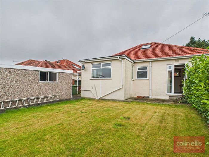 2 Bedroom Detached Bungalow For Sale In Osgodby Lane, Scarborough, YO11
