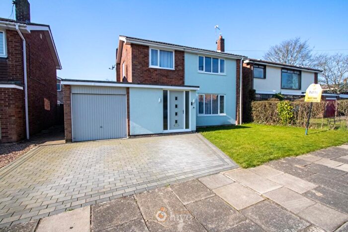 3 Bedroom Detached House For Sale In Somerton Drive, Bessacarr, Doncaster, DN4