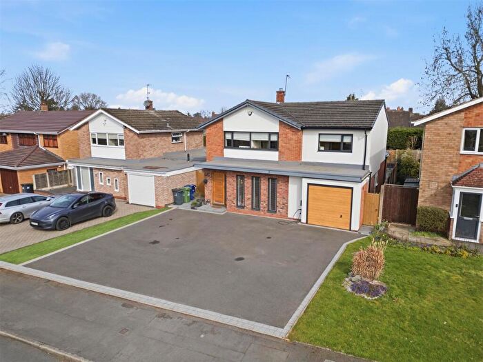 4 Bedroom Detached House For Sale In Ferndale Park, Stourbridge, DY9