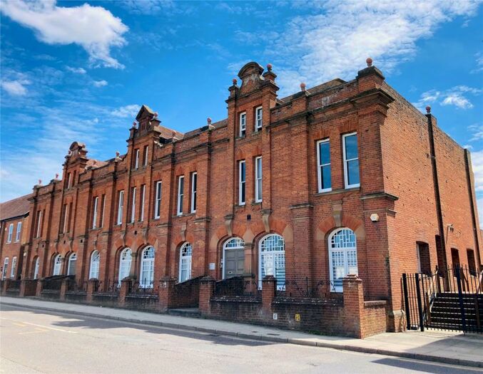 3 Bedroom Apartment To Rent In Station Road West, Canterbury, Kent, CT2