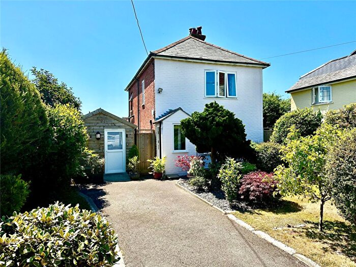 3 Bedroom Detached House For Sale In Wainsford Road, Pennington, Lymington, Hampshire, SO41