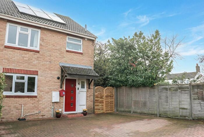 3 Bedroom Semi Detached House For Sale In The Rampleys, Hemingford Grey, PE28