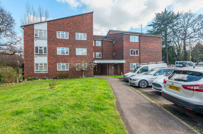 3 Bedroom Apartment To Rent In Elgin Gardens, Guildford, GU1