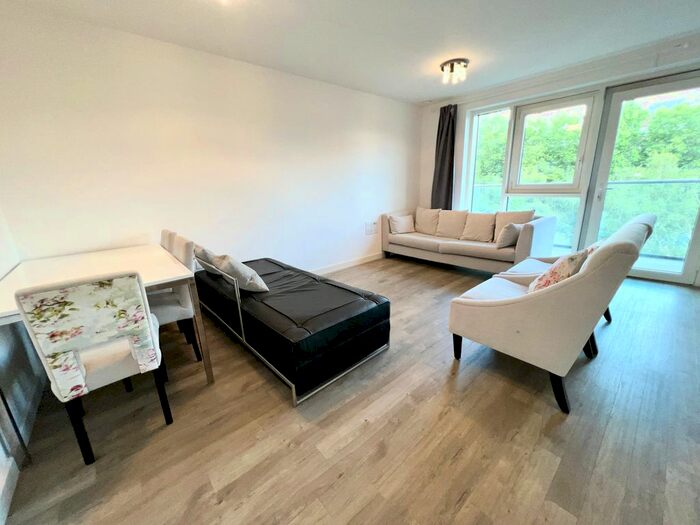 2 Bedroom Flat To Rent In Gothenburg Court, Bailey Street, Surrey Quays, London, SE8