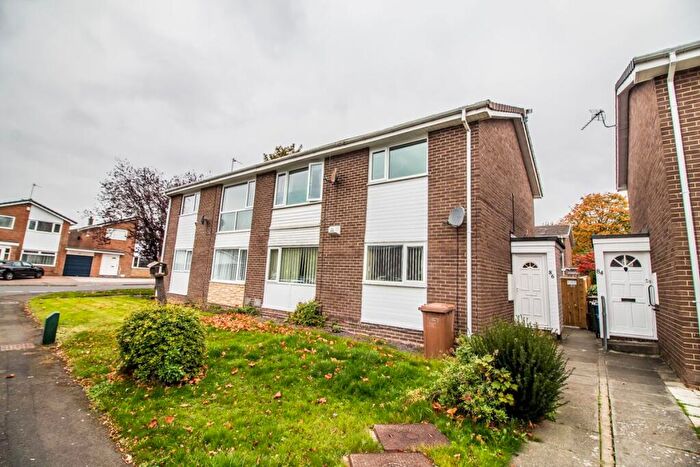 2 Bedroom Flat For Sale In Dilston Close, Oxclose, Washington, NE38