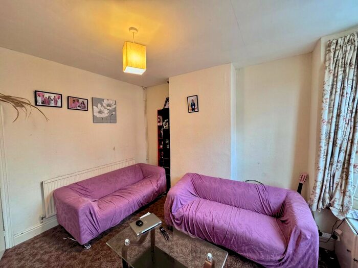 3 Bedroom Terraced House To Rent In Claude Street, Dunkirk, NG7