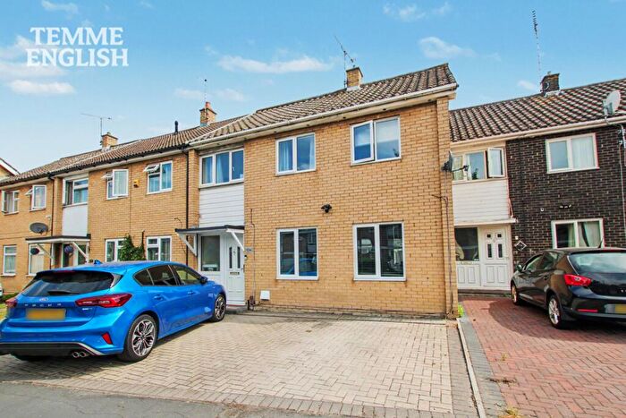 4 Bedroom Terraced House For Sale In Great Knightleys, Basildon, SS15