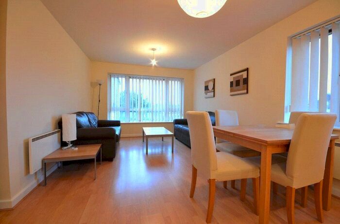3 Bedroom Apartment To Rent In Sugar Mill, Block, Eccles New Road, Salford, M5