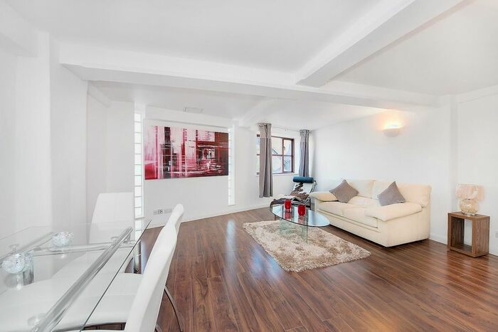 1 Bedroom Flat To Rent In Capstan Court, Wapping Wall, London, E1W