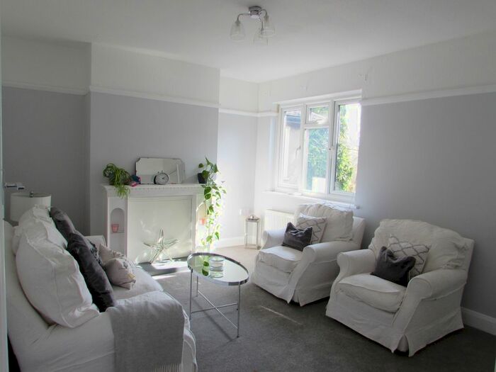 2 Bedroom Maisonette To Rent In Kenton Lane, Harrow, HA3