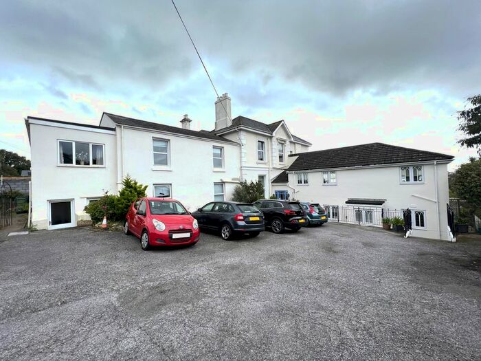 1 Bedroom Flat To Rent In Second Drive, Teignmouth, Devon, TQ14