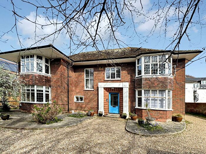 1 Bedroom Flat For Sale In Heene Road, Worthing, BN11