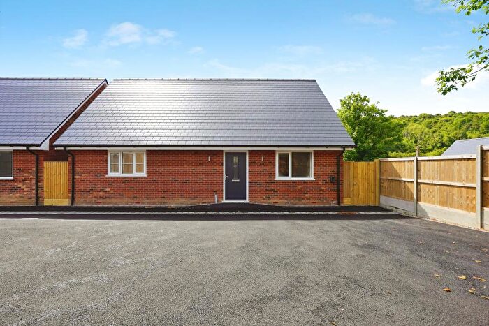 4 Bedroom Bungalow To Rent In Folkestone Road, Dover, CT17