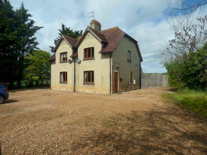 2 Bedroom Semi-Detached House To Rent In Foscott, Buckingham, MK18