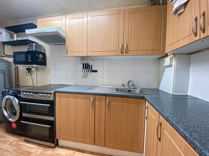 1 Bedroom Flat To Rent In Woodchester Square, Royal Oak, W2
