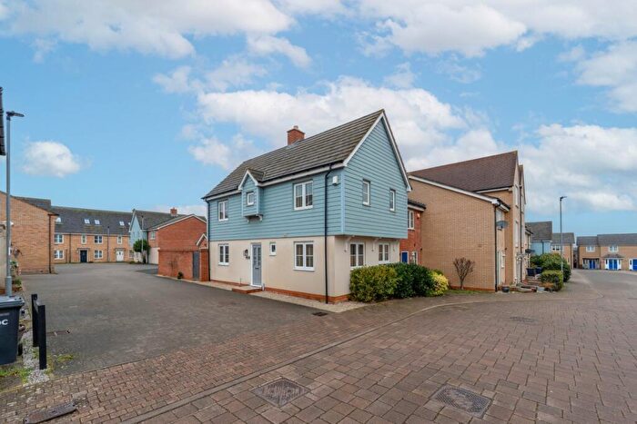 3 Bedroom Semi-Detached House For Sale In Port Holme Close, Godmanchester, Huntingdon, Cambridgeshire, PE29