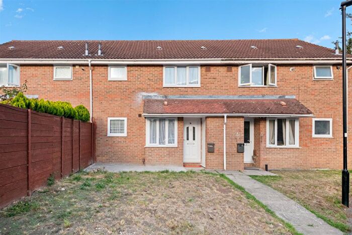 1 Bedroom Terraced House For Sale In Beaulieu Close, Hounslow, TW4