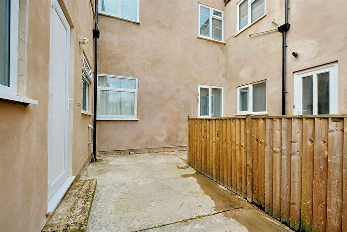 1 Bedroom Flat For Sale In Montpelier Road, Dunkirk, Nottingham, NG7