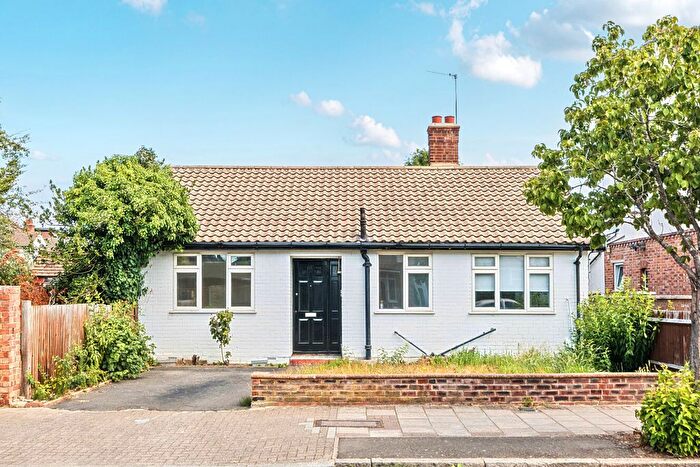 2 Bedroom Bungalow To Rent In Westbury Road, Beckenham, BR3